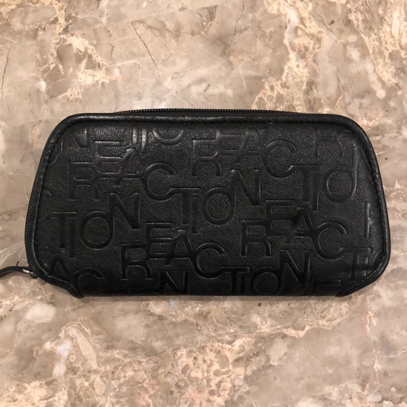 Kenneth Cole Reaction Handbags - Kenneth Cole Reaction Wallet